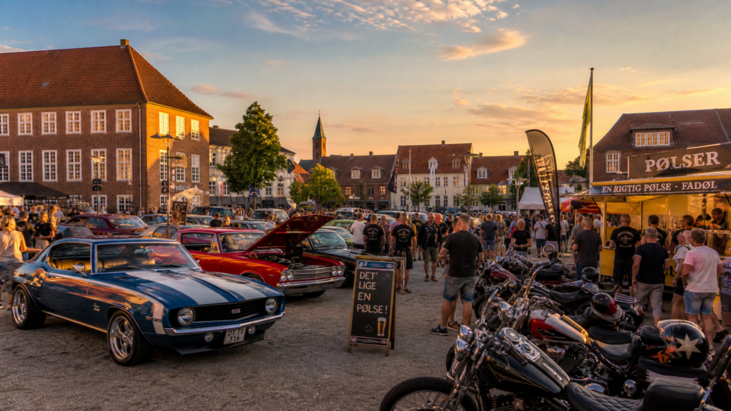 Løgumkloster Onsdags Sparkdækaften – Oldtimertreffen auf dem Markedspladsen