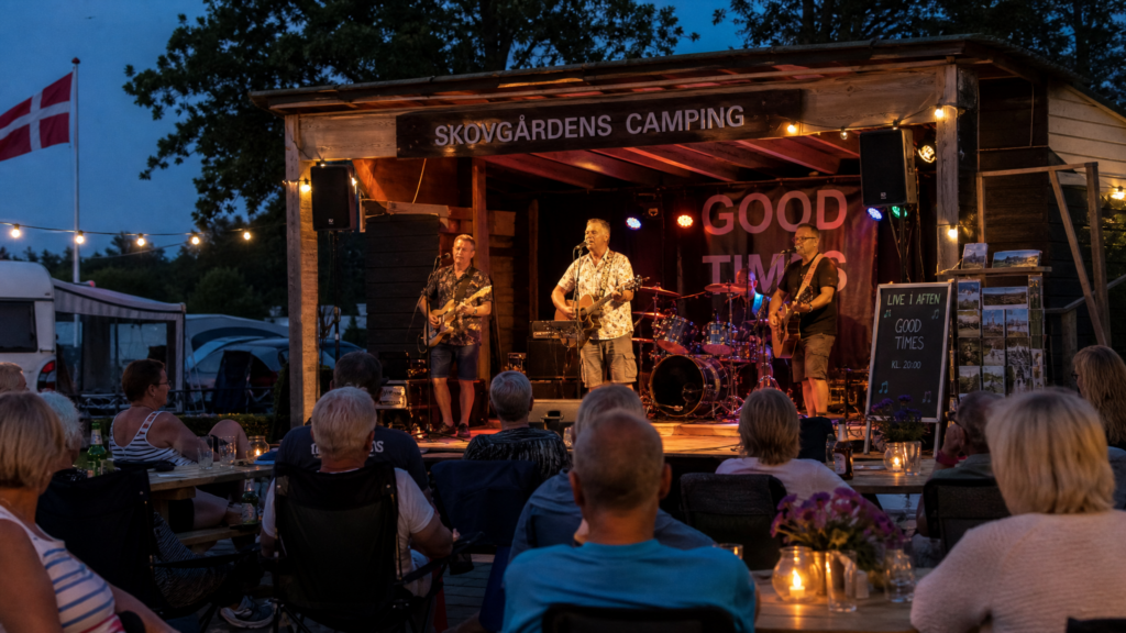 Livemusik auf dem Lønstrup Camping mit John & John